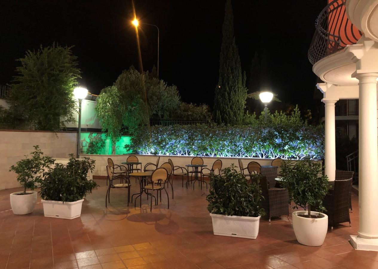 Hotel Ristorante Rossemi 산 조반니 로톤도 외부 사진