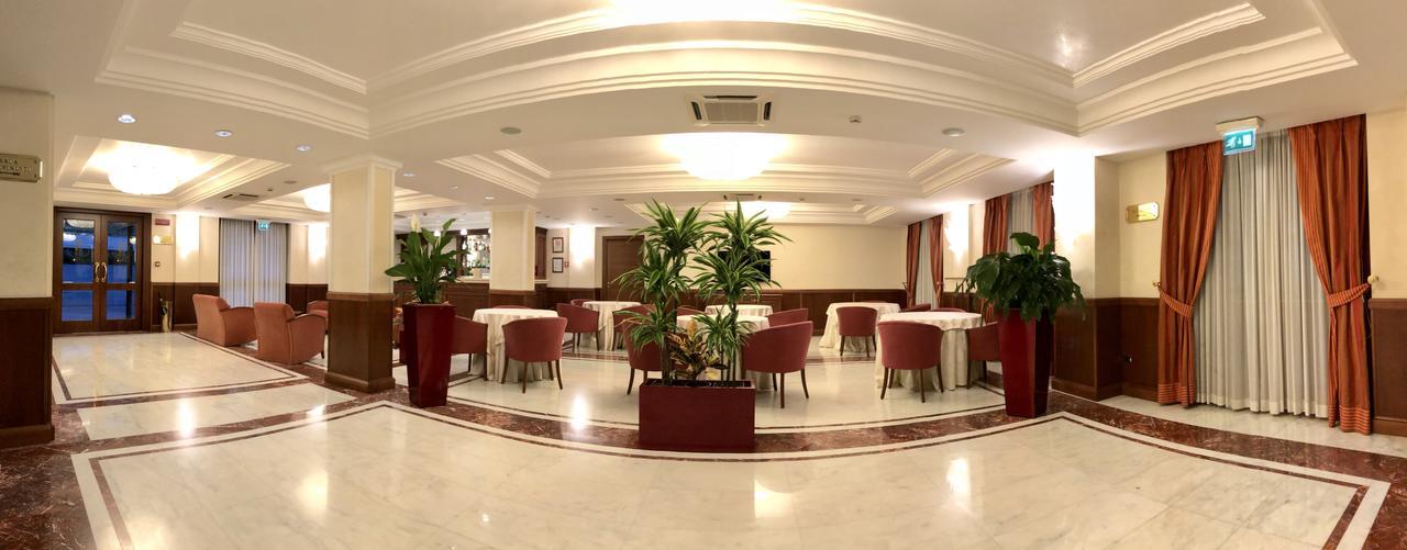 Hotel Ristorante Rossemi 산 조반니 로톤도 외부 사진