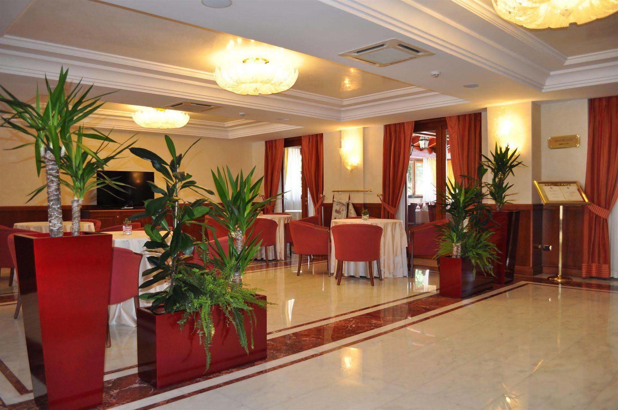 Hotel Ristorante Rossemi 산 조반니 로톤도 외부 사진