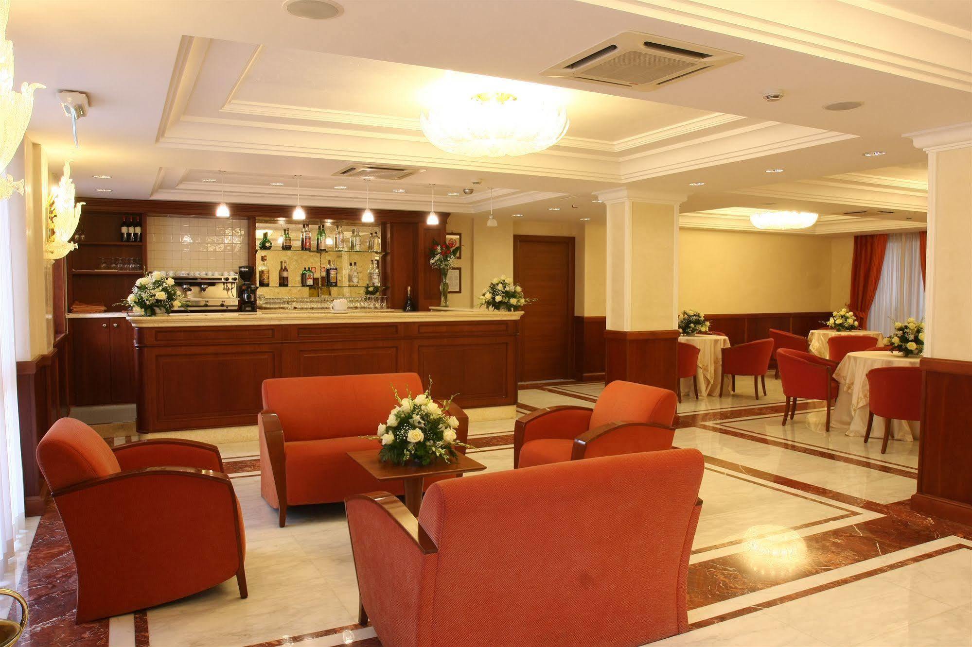 Hotel Ristorante Rossemi 산 조반니 로톤도 외부 사진
