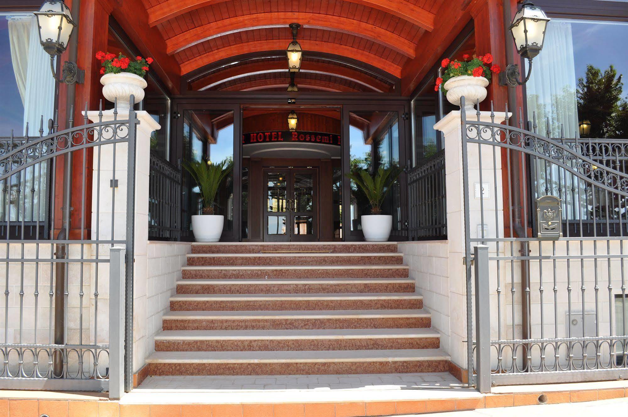 Hotel Ristorante Rossemi 산 조반니 로톤도 외부 사진