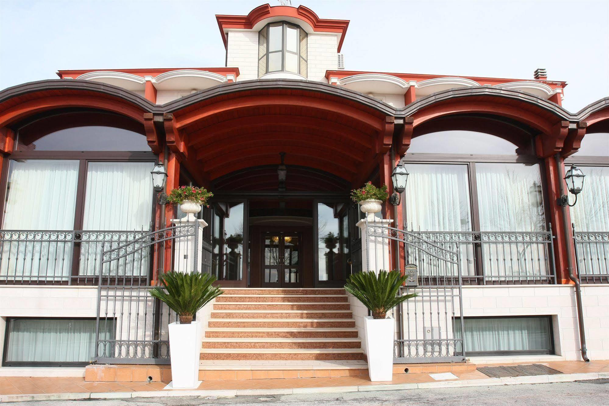 Hotel Ristorante Rossemi 산 조반니 로톤도 외부 사진